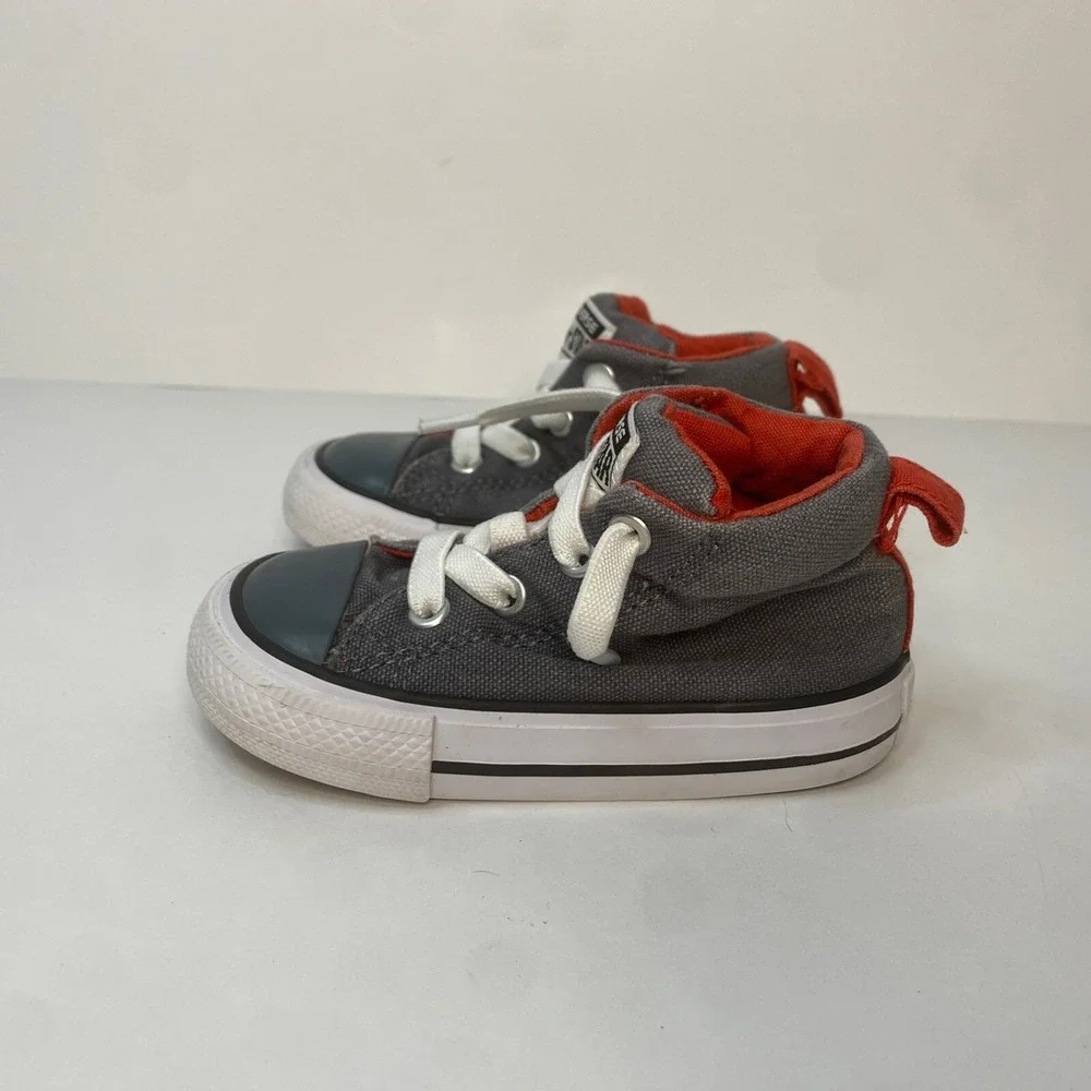 Converse All Star Chuck Taylor Toddler Shoes Unisex. Size 5. Excellent Condition